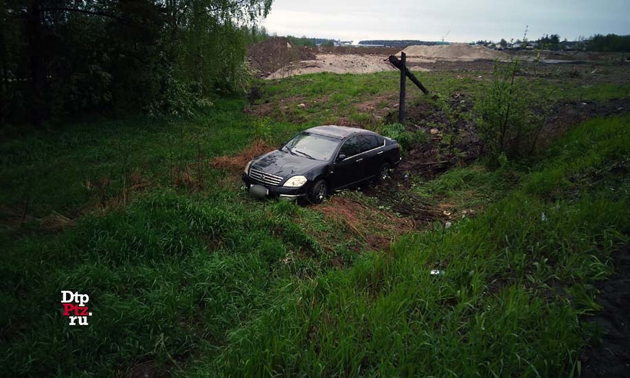 Петрозаводск, 4 июня 2020 года, 19-30. ДТП с участием легкового автомобиля Нисан (Nissan Almera) произошло на пересечении Шуйского и Пряжинского шоссе.