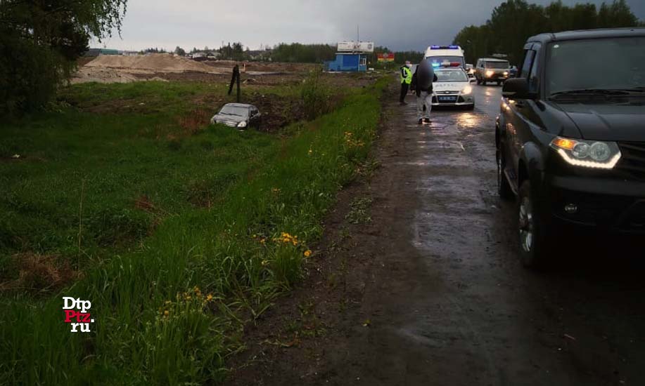 Петрозаводск, 4 июня 2020 года, 19-30. ДТП с участием легкового автомобиля Нисан (Nissan Almera) произошло на пересечении Шуйского и Пряжинского шоссе.