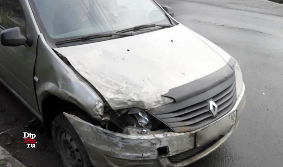 Петрозаводск, 13 июля 2019 года, 04-42.   ДТП с участием легковых автомобилей Рено (Renault Logan) и Шевроле (Chevrolet Lanos) произошло на набережной Варкауса, у дома №17.